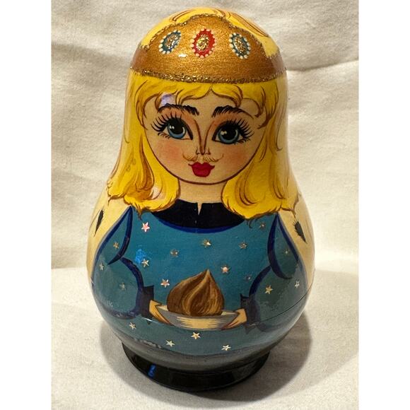 Russian Matryoshka Wooden Nesting Dolls 5 Pieces Unique Handmade Painted Russia - Picture 2 of 6
